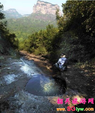 丹霞山发现罕见壶穴地貌