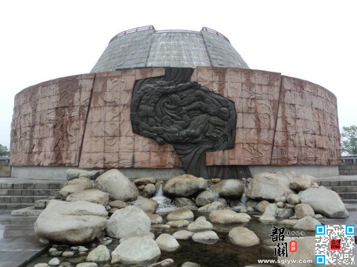 三峡大坝—神农祭坛