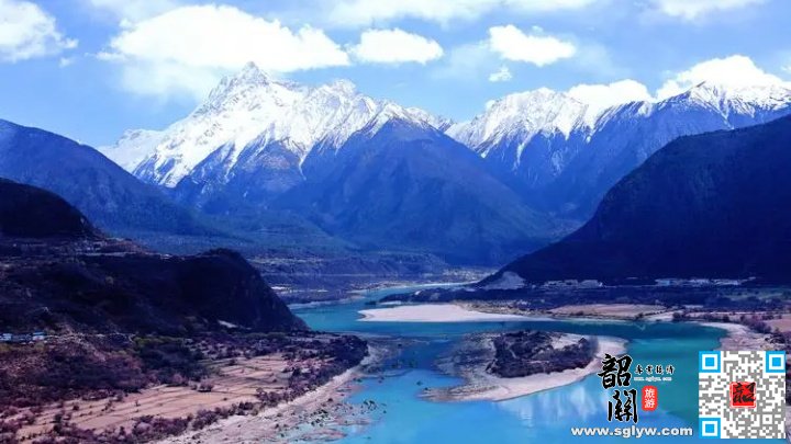 雅鲁藏布大峡谷、卡定沟、米拉隧道、七彩丹霞13日游