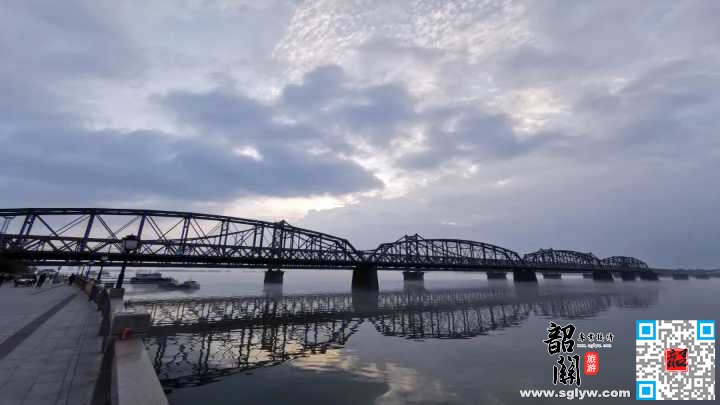 鸭绿江断桥—中朝边境国门