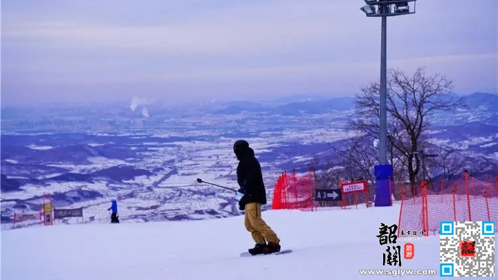 长春/吉林—万科松花湖滑雪场（车程约2.5H）