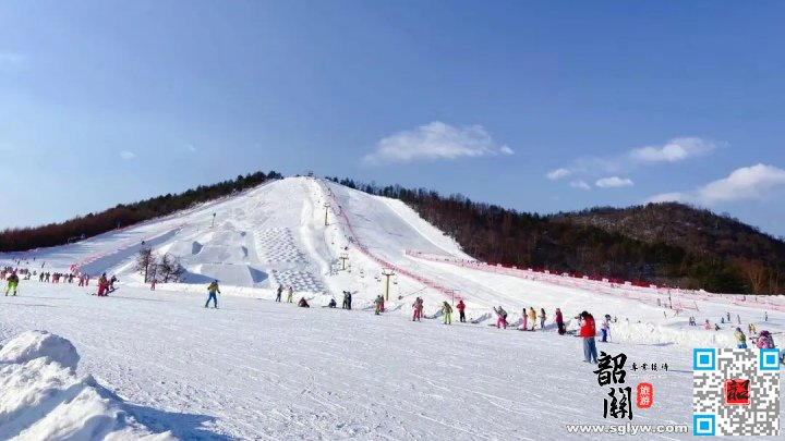 神农顶—神农架国际滑雪场戏雪