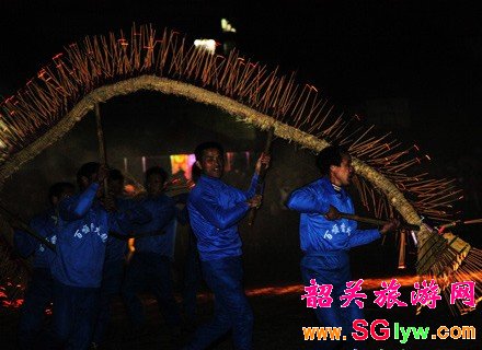 韶关南雄香火龙“闹春”