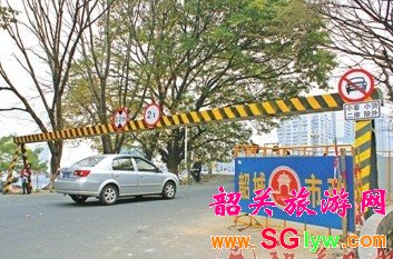 风采桥设限高2.2米龙门架