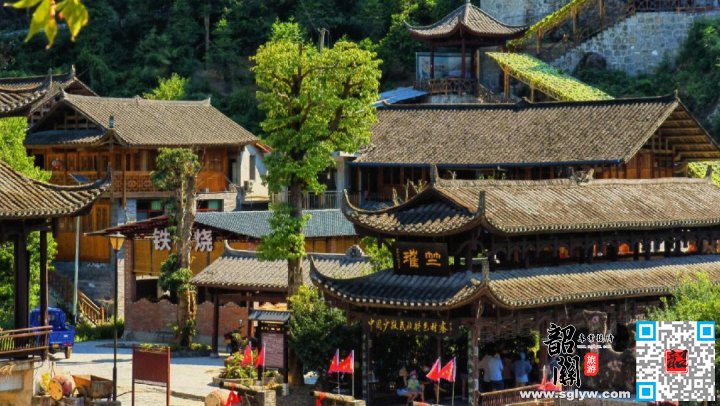 湘西苗寨—黄龙洞