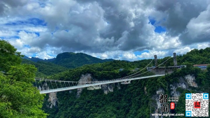 长沙—大峡谷玻璃桥B线—溪布街—千古情景区&表演—住皇冠