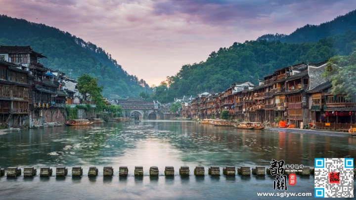 凤凰古城—怀化南/长沙南—韶关