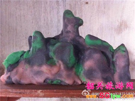 面塑艺人捏出丹霞山